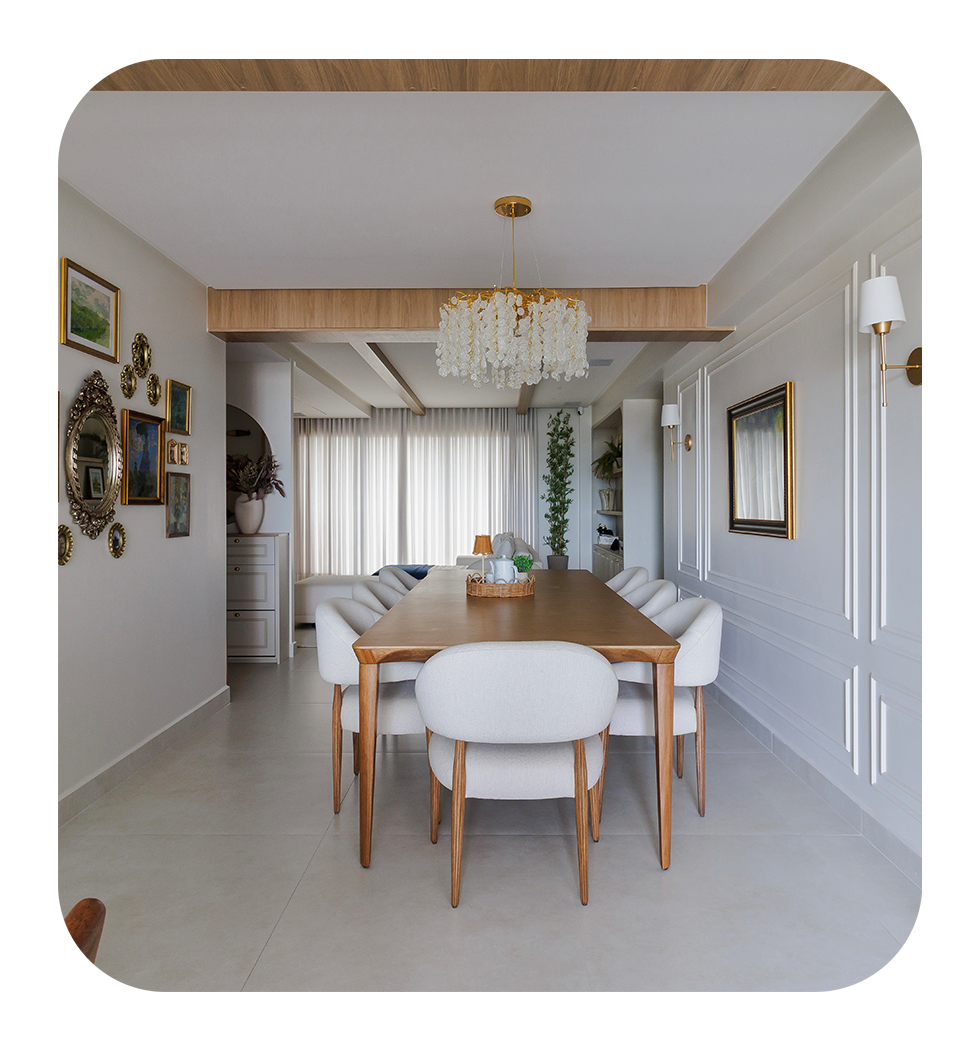 Projeto 1005: sala de estar com lareira e estantes embutidas